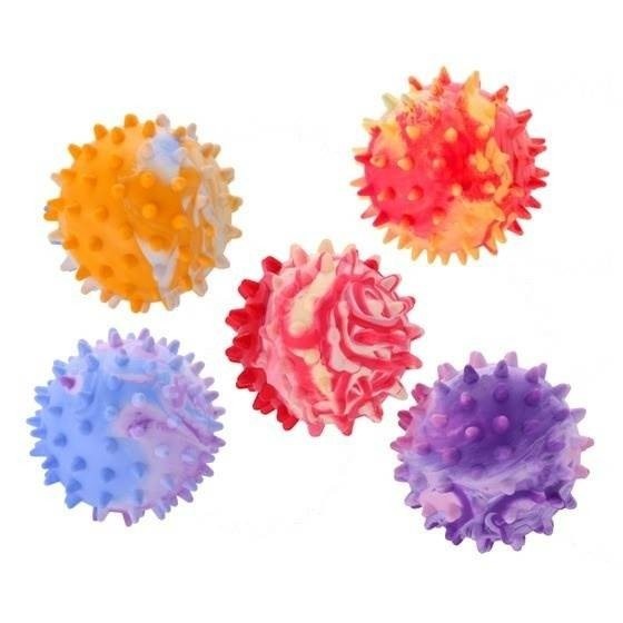 pilka-sum-plast-zapachowa-z-kolcami.jpg