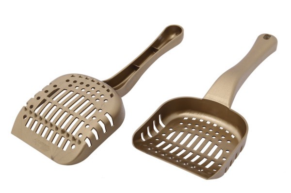 Łopatka-dla-kota-z-plastiku-duża-SumPlast-600x398.jpg